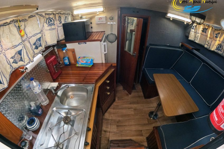 Intérieur delta chimie 800