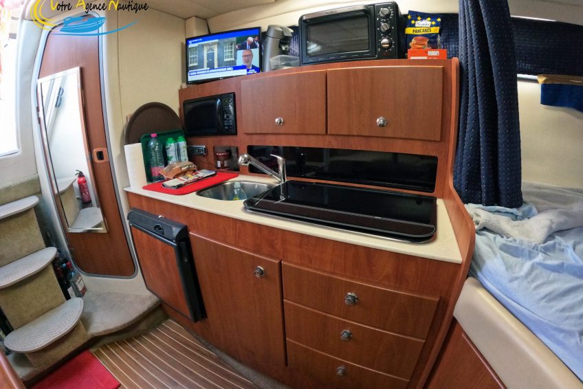 Bayliner 300sb cuisine