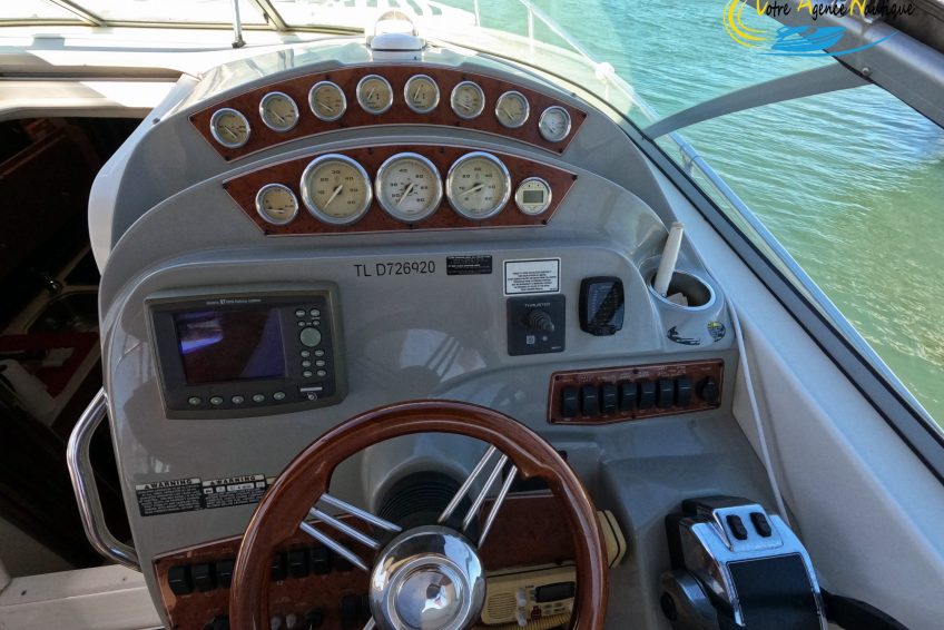 Bayliner 300sb poste pilote