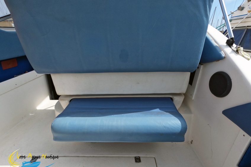 Monterey 236 banquette