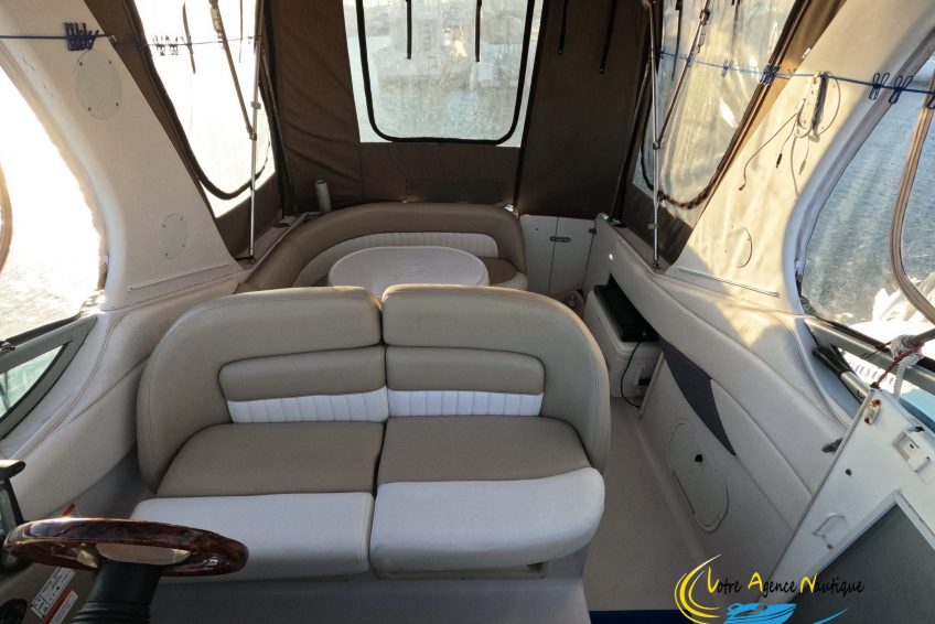 Four Winns Vista 268 pont arrière